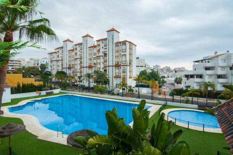 Port View - Reina Sofia Apartment Estepona Exterior photo